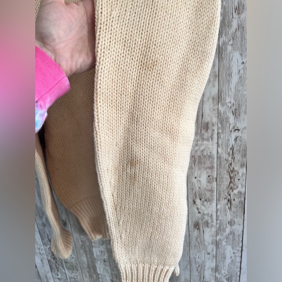 V-Neck Cream Sweater - Picture 3 of 6